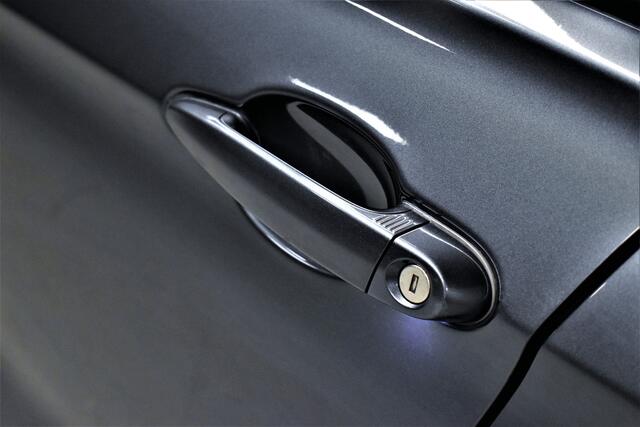 BMW 3-SERIE 330e 252pk M-Sport Dealer.OH Keyless/Navi/Led/Alcantara/Stoelverw./Pdc/Lmv18''