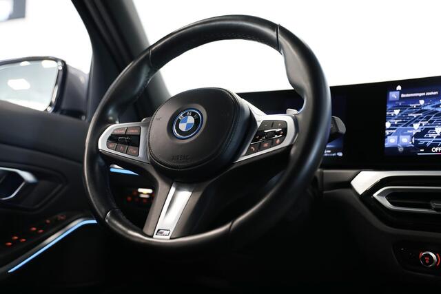 BMW 3-SERIE Touring 320e | M-Sport | Leer | Schuif- kantel dak