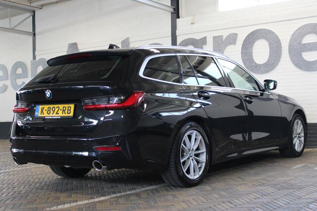 BMW 3-SERIE Touring 318i High Executive | Incl. 12 maanden garantie | Trekhaak elektrisch uitklapbaar | Harman/Kardon audio | Apple Carplay/Android Auto | | Sport stoelen | DAB | Voorstoelen verwarmd | Elektrische achterklep |