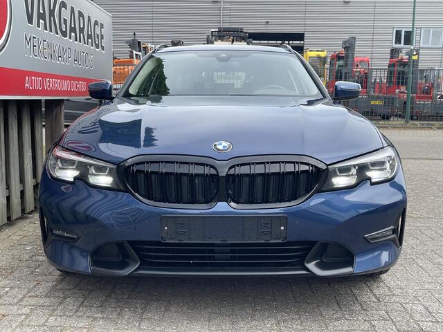 BMW 3-SERIE Touring 330e xDrive Sport Line 18"/Keyless/Sportstoelen + memory/Stoel + stuurverwarming/PDC/Apple Carplay & Android Auto