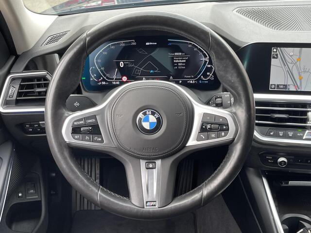BMW 3-SERIE Touring 330e xDrive Sport Line 18"/Keyless/Sportstoelen + memory/Stoel + stuurverwarming/PDC/Apple Carplay & Android Auto