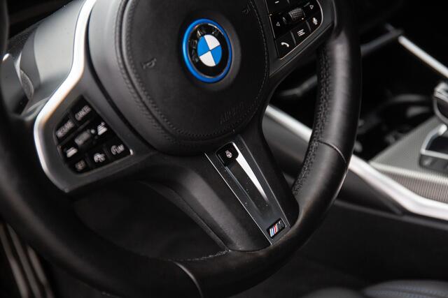 BMW 3-SERIE Touring 330e High Executive M-Sport , Adap. cruise, Trekhaak, Sfeerverlichting,