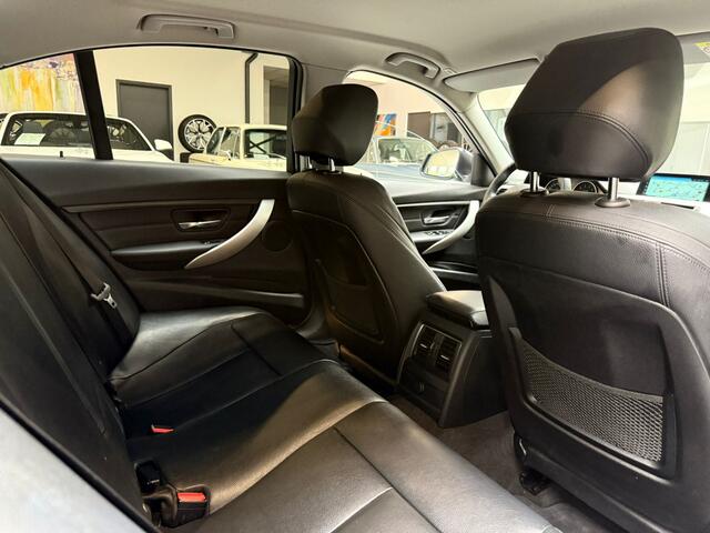 BMW 3-SERIE 330e Centennial High Executive LED Lederen Sportstoelen