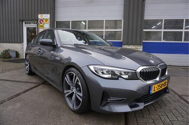 BMW 3-SERIE 330i High Executive Automaat