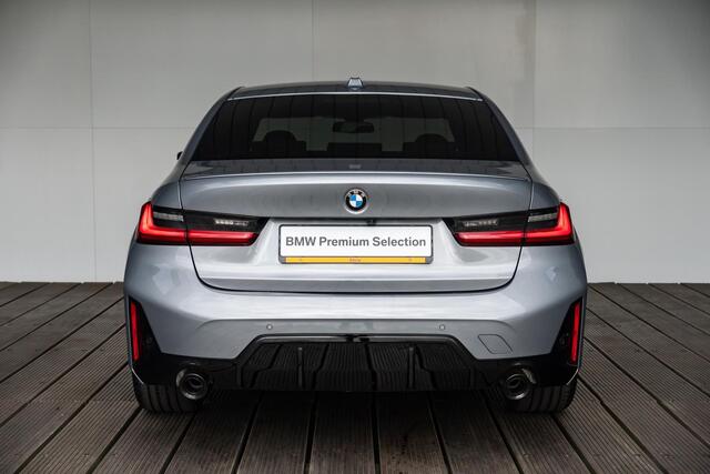 BMW 3-SERIE Sedan 320i M Sportpakket / HiFi systeem / Draadloos oplaadstation