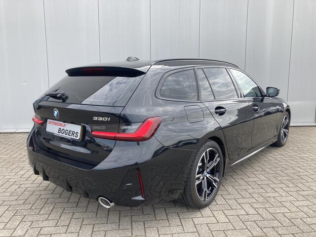 BMW 3-SERIE Touring M-Sport Automaat 330i Wegklapbare trekhaak, Achteruitrijcamera, Lederen bekleding, PDC v+a