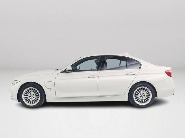 BMW 3-SERIE 330e High Executive | Stoelverwarming