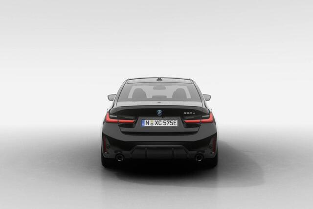 BMW 3-SERIE Sedan 330e | M Sport Pro | Comfort Pack | Active Cruise Control