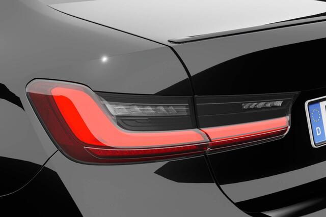 BMW 3-SERIE Sedan 330e | M Sport Pro | Comfort Pack | Active Cruise Control