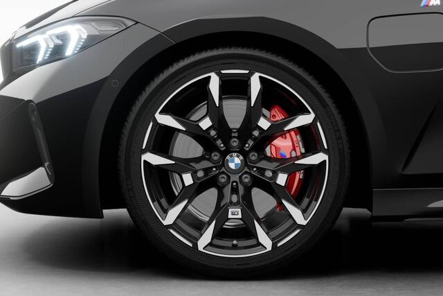 BMW 3-SERIE Sedan 330e | M Sport Pro | Comfort Pack | Active Cruise Control