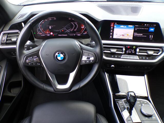 BMW 3-SERIE 320i Executive Edition, Automaat / Carplay + Android Auto / Full LED / Camera + Sensoren
