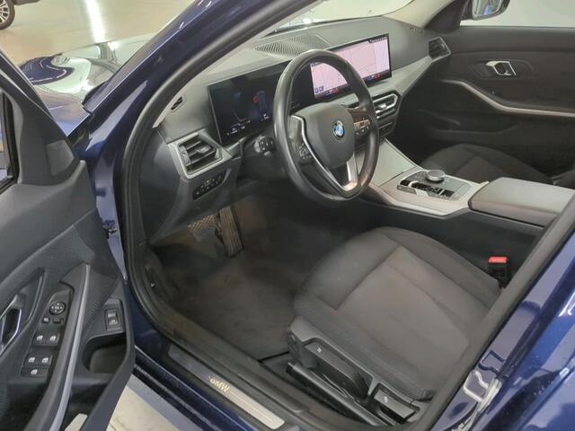 BMW 3-SERIE Touring 318i NL AUTO | CARPLAY | ELEKTRISCHE KLEP | CRUISE |