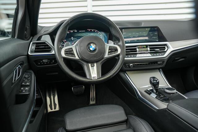 BMW 3-SERIE Touring M340i xDrive Panoramadak Harman/Kardon Dodehoek 360cam Leer DAB+ 19"LM