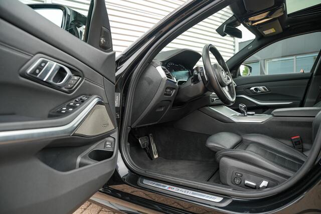 BMW 3-SERIE Touring M340i xDrive Panoramadak Harman/Kardon Dodehoek 360cam Leer DAB+ 19"LM
