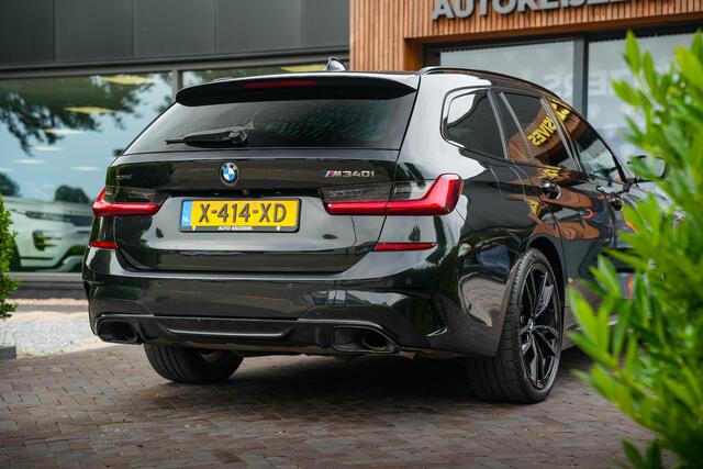 BMW 3-SERIE Touring M340i xDrive Panoramadak Harman/Kardon Dodehoek 360cam Leer DAB+ 19"LM