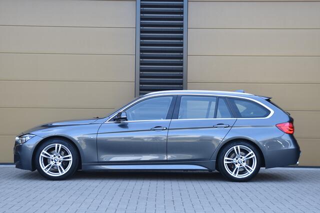 BMW 3-SERIE Touring 320i High Executive * M Sportpakket * Leder * LED * Stoelverwarming * Navigatie Professional *