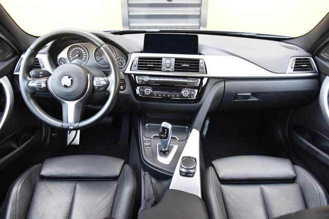 BMW 3-SERIE Touring 320i High Executive * M Sportpakket * Leder * LED * Stoelverwarming * Navigatie Professional *