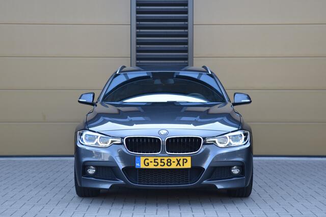 BMW 3-SERIE Touring 320i High Executive * M Sportpakket * Leder * LED * Stoelverwarming * Navigatie Professional *