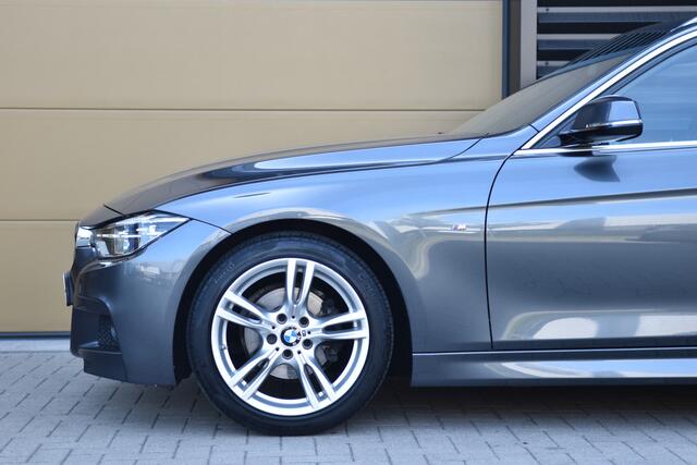 BMW 3-SERIE Touring 320i High Executive * M Sportpakket * Leder * LED * Stoelverwarming * Navigatie Professional *