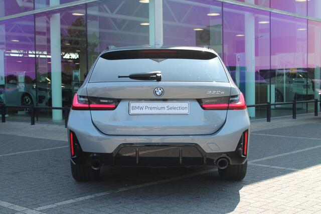 BMW 3-SERIE Touring 330e M Sport Automaat / Sportstoelen / Achteruitrijcamera / Stoelverwarming / Adaptieve LED / Parking Assistant / PDC / Cruise Control / Live Cockpit Plus