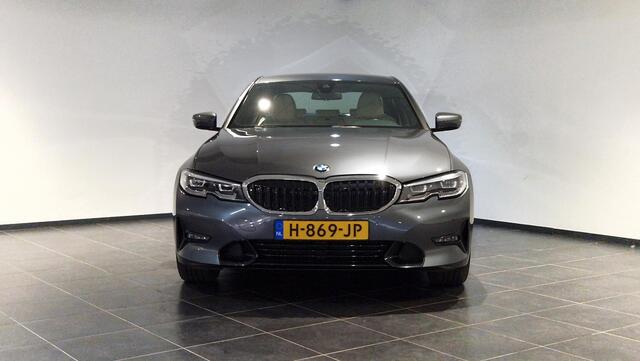 BMW 3-SERIE 320i High Executive Edition | 18 inch | Sportline | Harman Kardon