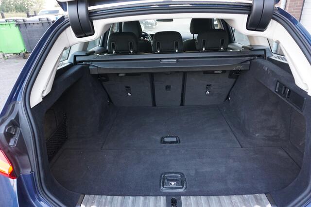 BMW 3-SERIE Touring 318I 157PK 4CILINDER ORIGINEEL NEDERLANDS 1E EIGENAAR NIEUW MODEL CURVED DASHBOARD! FULL LED ANDROID/APPLECARPLAY GROOTBEELD NAVIGATIE ECC AIRCO CRUISECONTROL PDC V+A 17INCH ELECTR.KLEP ENZ...