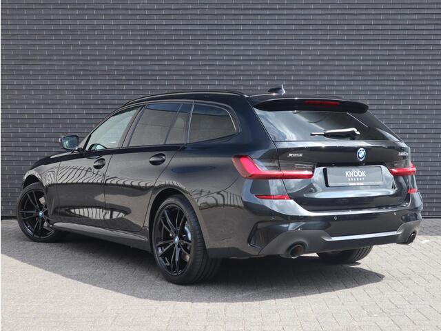 BMW 3-SERIE Touring 320e xDrive M Sport | Panodak |Sportleder | LED |