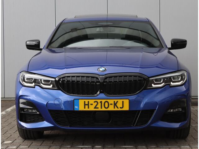 BMW 3-SERIE 330e M-sport | Schuifdak | Leder | H&K | 360 Camera | Org. NL
