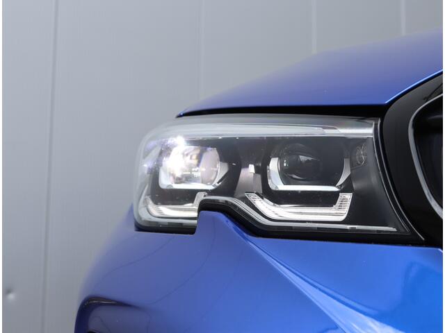 BMW 3-SERIE 330e M-sport | Schuifdak | Leder | H&K | 360 Camera | Org. NL