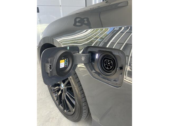 BMW 3-SERIE 320e High Executive Hybride | M-SPORT | CAMERA | NAVI | CARPLAY / ANDROID | PDC V+A | CRUISE CONTROL | CLIMATE CONTROL | LMV 18'' | STOELVERWARMING | LED | BLUETOOTH