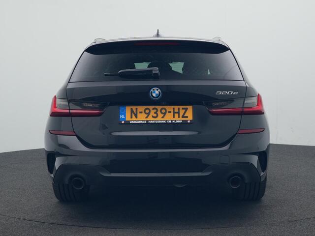 BMW 3-SERIE Touring 320e High Executive automaat | Laser LED koplampen | M Sport | Panorama dak | lederen bekleding | elektrisch wegklapbare trekhaak