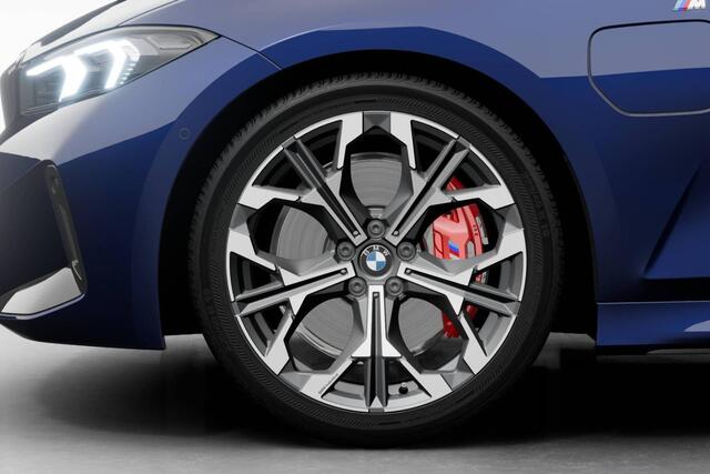 BMW 3-SERIE Sedan 330e | M Sport Pro | Comfort Pack | Elektrisch bediend glazen schuif-/kanteldak | Active Cruise Control