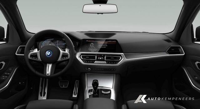 BMW 3-SERIE 330e xDrive M-Sport | Shadow | Adapt. Cruise | Trekhaak | 18' inch |