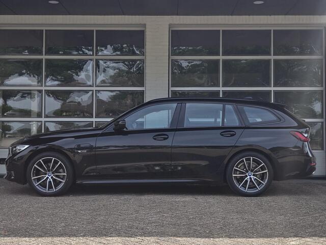 BMW 3-SERIE Touring 320e SPORTLINE | SPORTSTOELEN | LEDER | 18 INCH LM VELGEN |