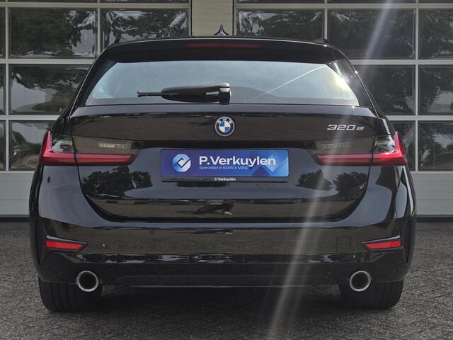 BMW 3-SERIE Touring 320e SPORTLINE | SPORTSTOELEN | LEDER | 18 INCH LM VELGEN |