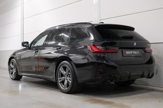 BMW 3-SERIE Touring 330e M-Sport | M-Stoelen | Panoramadak | Adapt. Cruise Control | Head Up