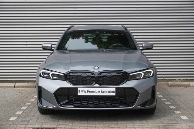 BMW 3-SERIE Touring 330e M Sportpakket Pro | Comfort Pack | HiFi System | Extra getint glas in achterportierruiten en achterruit | Achteruitrijcamera