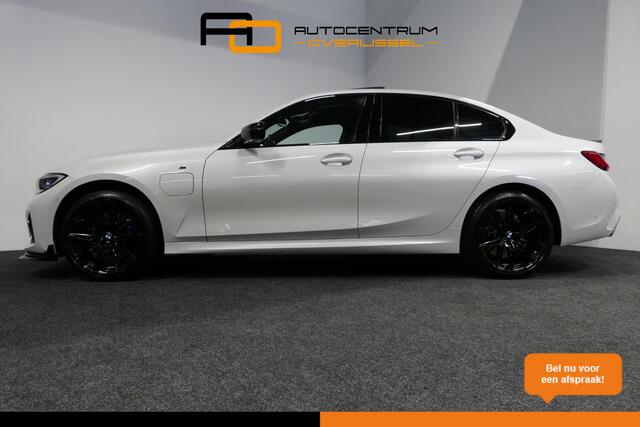 BMW 3-SERIE 330e M Sport / M340i Diffuser / Black Diamond M Grill / M340i M Sport bumper pakket / BMW Laserlight / Schuif-/kanteldak / Head-up display / Harman-Kardon Sound System / Adaptief M Sport onderstel / Apple Carplay - Android Auto / Rondomzicht camera / Stoe