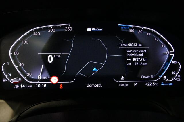 BMW 3-SERIE 330e M Sport / M340i Diffuser / Black Diamond M Grill / M340i M Sport bumper pakket / BMW Laserlight / Schuif-/kanteldak / Head-up display / Harman-Kardon Sound System / Adaptief M Sport onderstel / Apple Carplay - Android Auto / Rondomzicht camera / Stoe