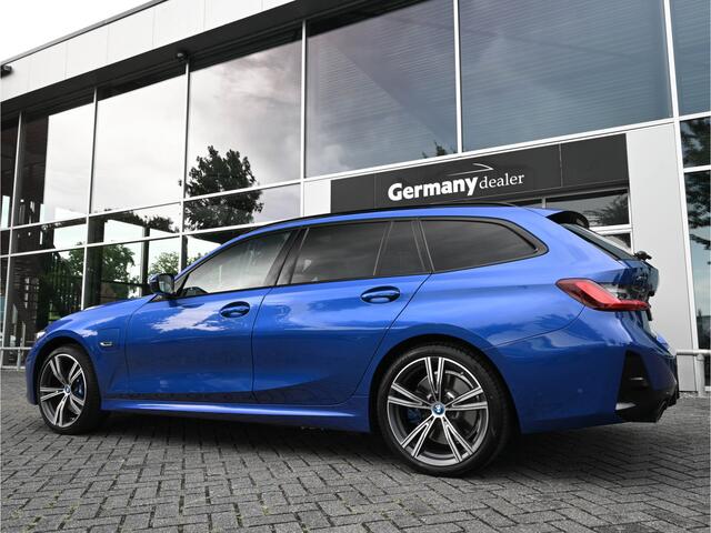 BMW 3-SERIE Touring 330e xDrive 292pk M-Sport-Pro Pano HUD E-Zetels ACC M-Rem Widescreen Hifi VOL!