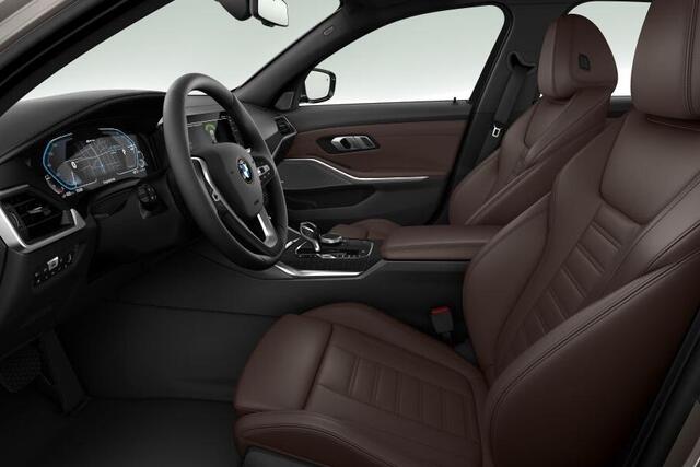 BMW 3-SERIE Sedan 330e High Executive / Harman Kardon / Head Up / Adaptive Cruise Control / Comfort Access / 18 Inch / Trekhaak Zwenkbaar