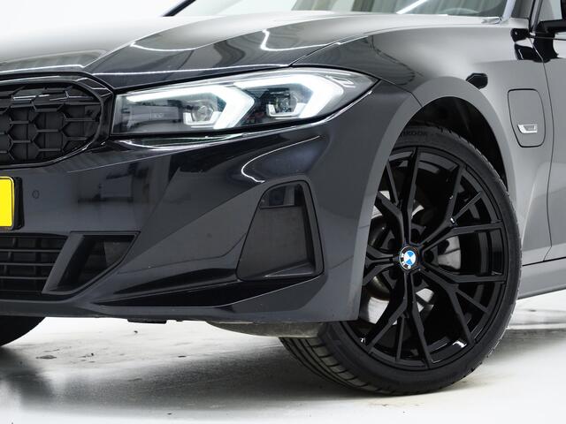 BMW 3-SERIE Touring 320e LCI Shadow Line | Widescreen | Carplay | Leder | Cruise | DAB | LED | PDC