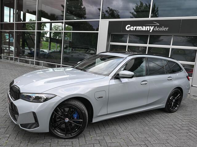 BMW 3-SERIE Touring 330e xDrive M-Sport Pro Pano H&K HUD ACC Widescreen Ind-Brooklyn Shadowline