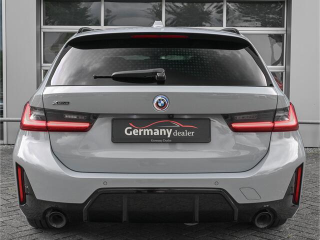 BMW 3-SERIE Touring 330e xDrive M-Sport Pro Pano H&K HUD ACC Widescreen Ind-Brooklyn Shadowline