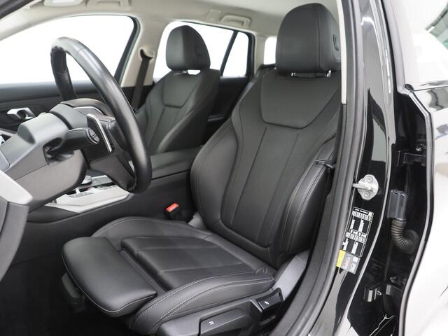 BMW 3-SERIE Touring 320e LCI Shadow Line | Widescreen | Carplay | Leder | Cruise | DAB | LED | PDC