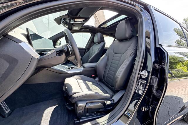 BMW 3-SERIE Sedan 318i