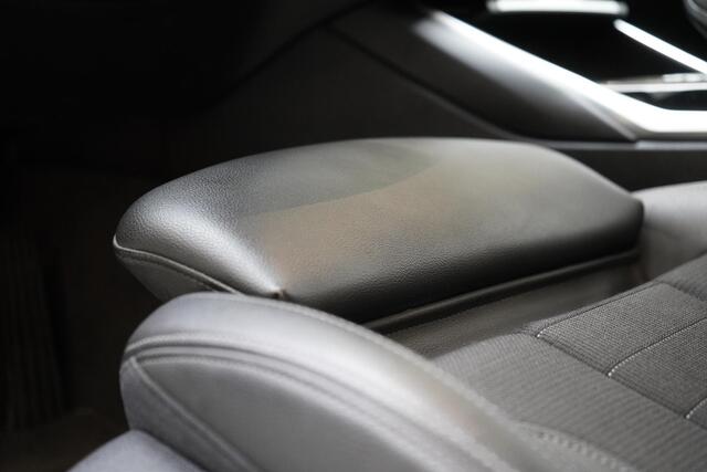 BMW 3-SERIE Touring 330e Business Edition Plus | Adaptive cruise | Trekhaak | Sportstoelen | Apple Carplay