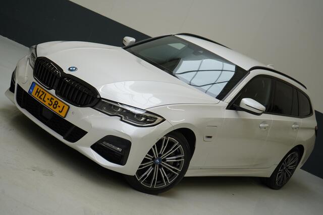 BMW 3-SERIE Touring 330e Business Edition Plus | Adaptive cruise | Trekhaak wegkl. | Navigatie | Camera | Apple Carplay