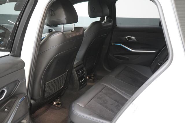 BMW 3-SERIE Touring 330e Business Edition Plus | Adaptive cruise | Trekhaak wegkl. | Navigatie | Camera | Apple Carplay