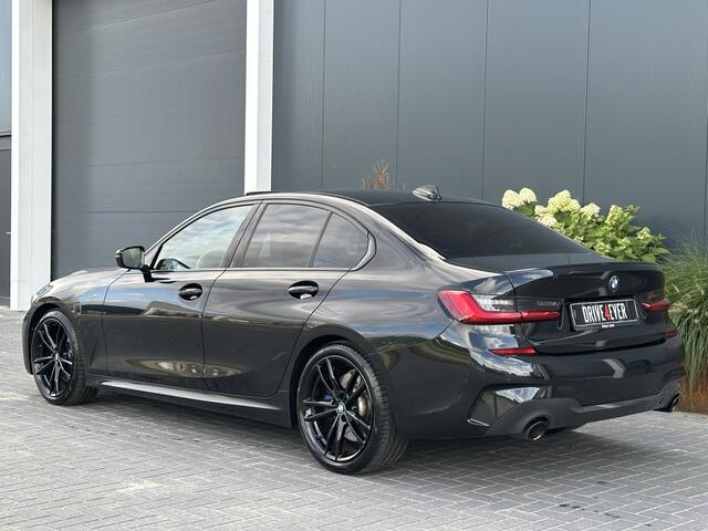 BMW 3-SERIE 330i M PACK M2020 PANO NAVI SPORTVELGEN CLIMATE PDC